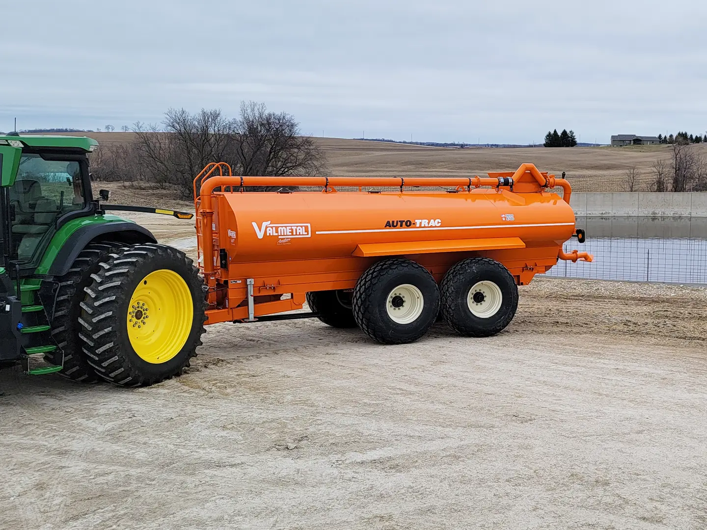 Steerable tanker
